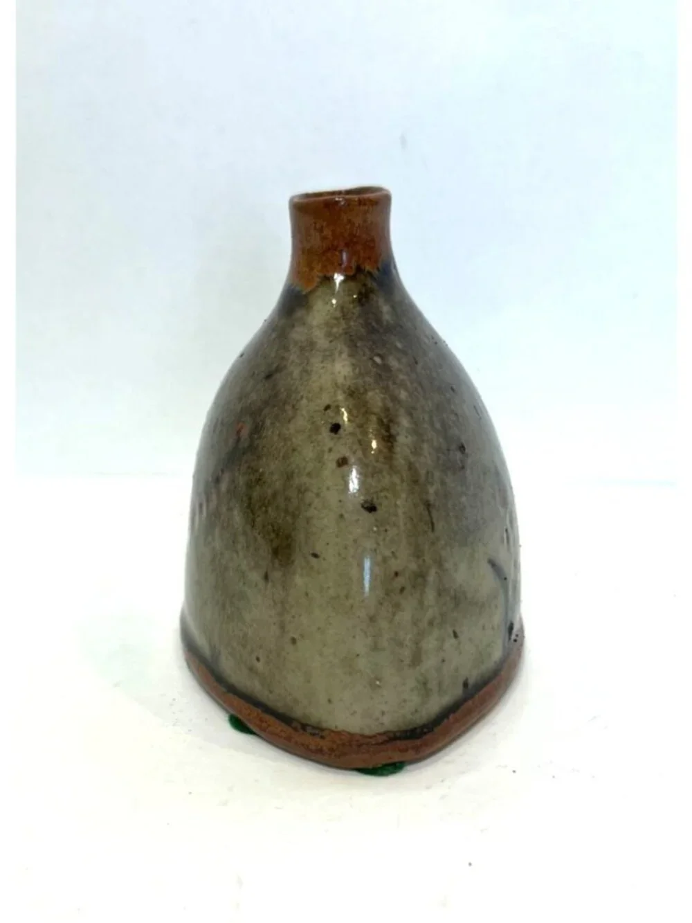Vintage Studio Art Frog Bud Vase High Gloss Ceramic Floral Detailing Felt Pads